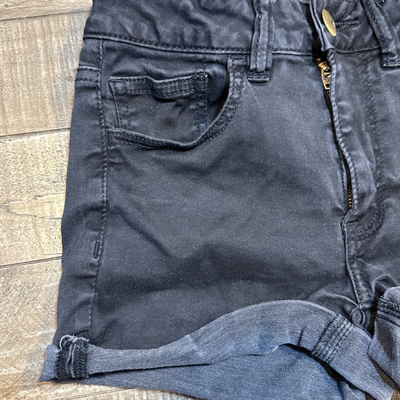 “Women's Size 2 Black Super Stretch Mid Rise American Eagle Shorts" - Picture 4 of 9